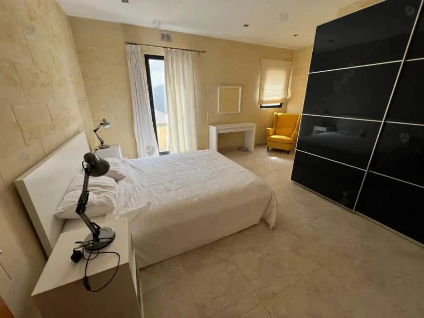 Gozo - Qala Top Floor Apartment