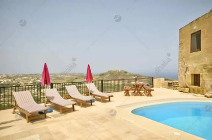 Gozo - Zebbug Cliff Edge Farmhouse