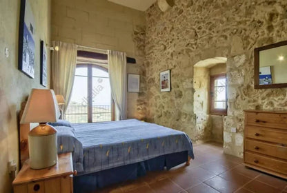 Gozo - Zebbug Cliff Edge Farmhouse