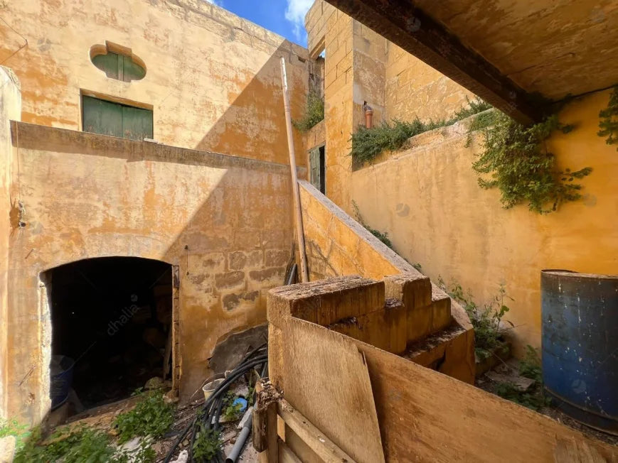 Farmhouse in Gozo Kerċem